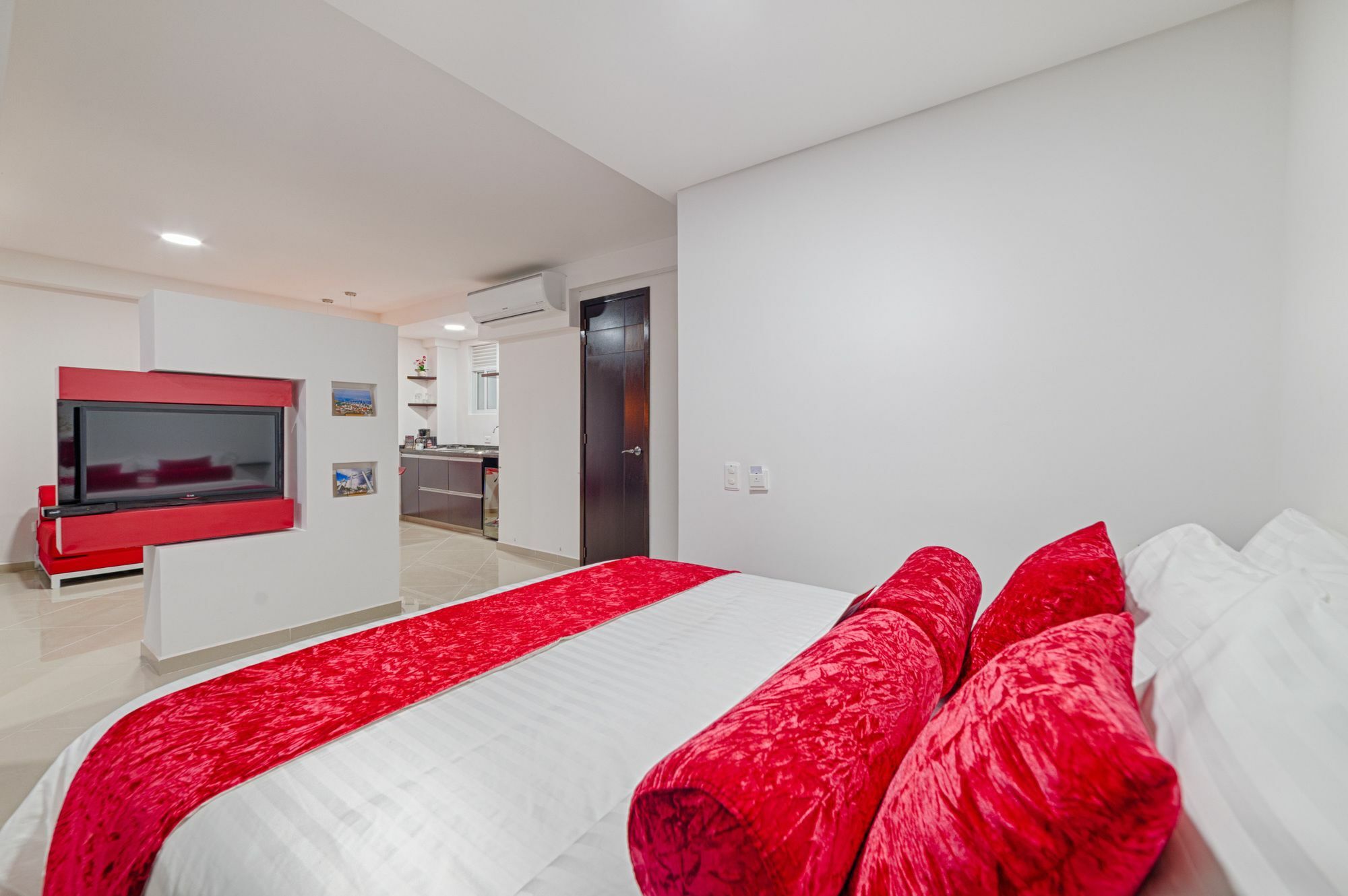 Hotel Piaro In Suites Cali Exterior foto